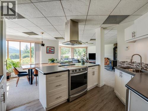 5725 Taghum Frontage Road, Taghum, BC - Indoor Photo Showing Kitchen With Double Sink