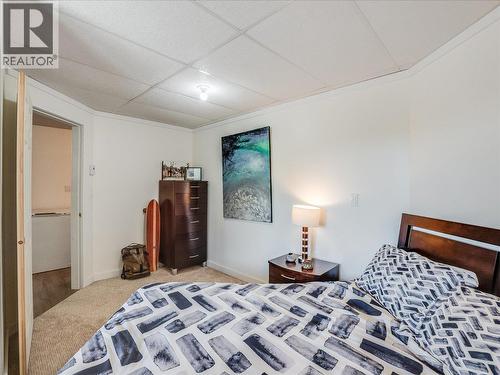5725 Taghum Frontage Road, Taghum, BC - Indoor Photo Showing Bedroom