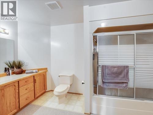5725 Taghum Frontage Road, Taghum, BC - Indoor Photo Showing Bathroom