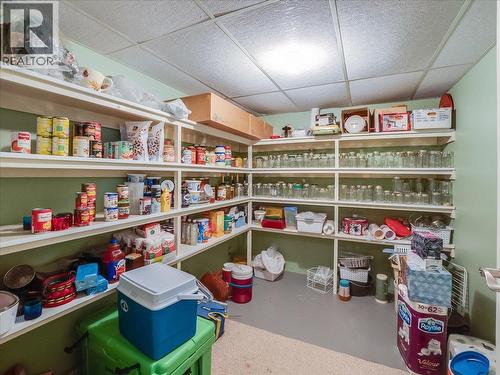 5725 Taghum Frontage Road, Taghum, BC - Indoor With Storage