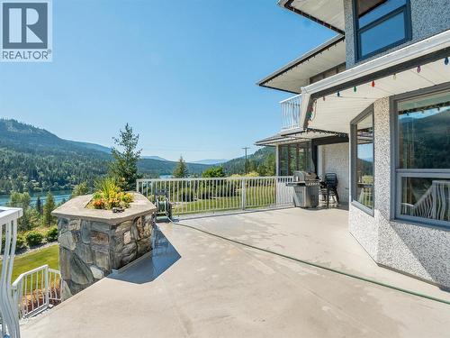 5725 Taghum Frontage Road, Taghum, BC - Outdoor With Exterior