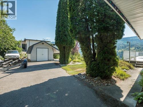 5725 Taghum Frontage Road, Taghum, BC - Outdoor