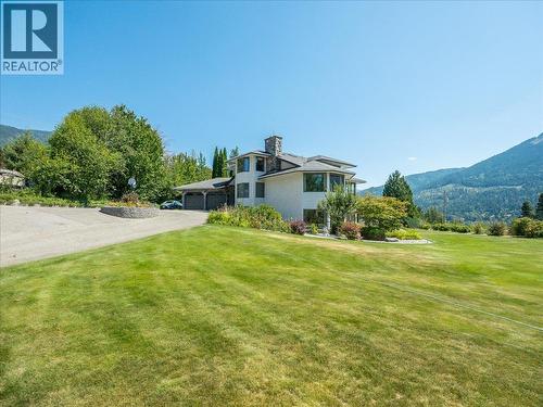 5725 Taghum Frontage Road, Taghum, BC - Outdoor
