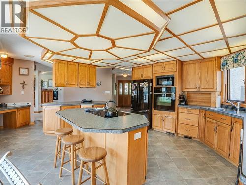 5725 Taghum Frontage Road, Taghum, BC - Indoor Photo Showing Kitchen