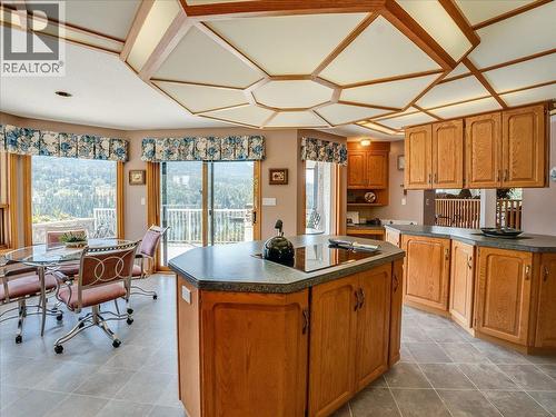 5725 Taghum Frontage Road, Taghum, BC - Indoor Photo Showing Kitchen