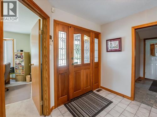 5725 Taghum Frontage Road, Taghum, BC - Indoor Photo Showing Other Room