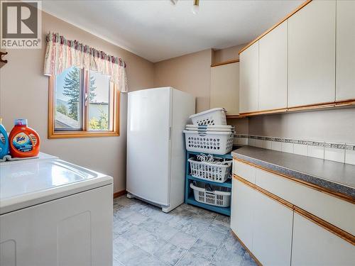 5725 Taghum Frontage Road, Taghum, BC - Indoor Photo Showing Laundry Room
