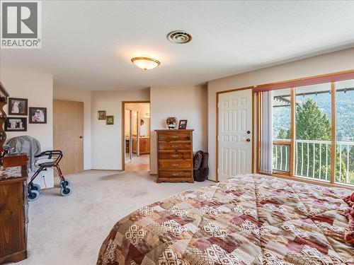 5725 Taghum Frontage Road, Taghum, BC - Indoor Photo Showing Bedroom