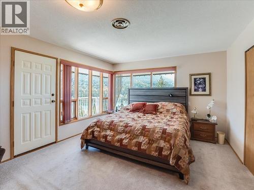 5725 Taghum Frontage Road, Taghum, BC - Indoor Photo Showing Bedroom