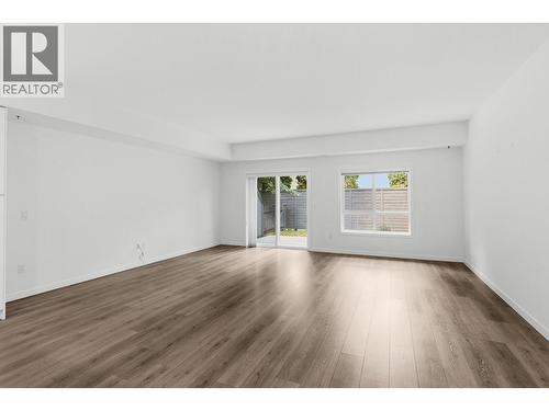 Main floor living room - 680 Old Meadows Road Unit# 74, Kelowna, BC - Indoor