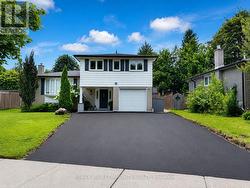 107 ORCHARD HEIGHTS  Aurora, ON L4G 2Z8