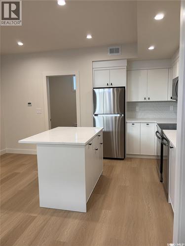 652 Pepper Bend, Saskatoon, SK - Indoor Photo Showing Kitchen