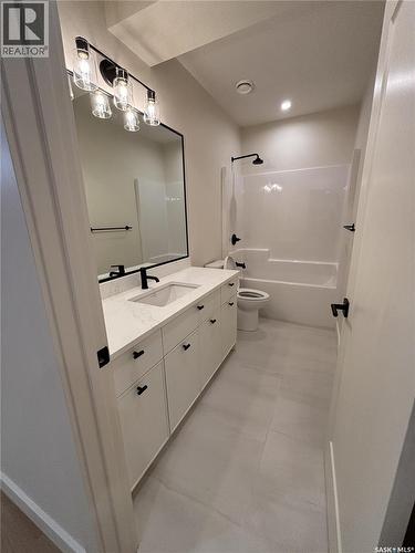 652 Pepper Bend, Saskatoon, SK - Indoor Photo Showing Bathroom