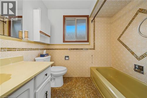 44 Tom Street, Hamilton, ON - Indoor Photo Showing Bathroom