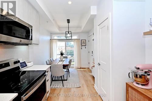39 - 57 Finch Avenue W, Toronto, ON - Indoor Photo Showing Kitchen