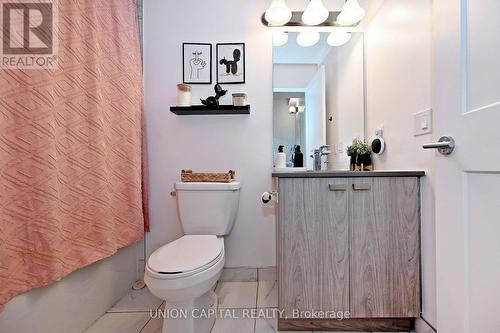 39 - 57 Finch Avenue W, Toronto, ON - Indoor Photo Showing Bathroom