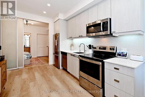 39 - 57 Finch Avenue W, Toronto, ON - Indoor Photo Showing Kitchen With Stainless Steel Kitchen With Upgraded Kitchen