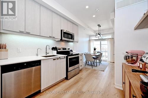39 - 57 Finch Avenue W, Toronto, ON - Indoor Photo Showing Kitchen With Stainless Steel Kitchen With Upgraded Kitchen