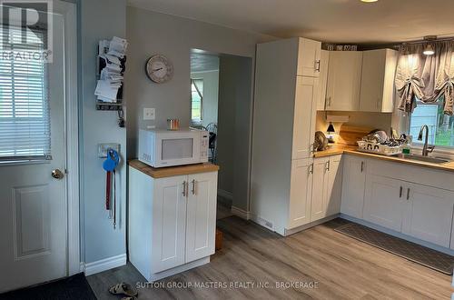 1609 County Road 42 Road, Rideau Lakes, ON - Indoor Photo Showing Kitchen