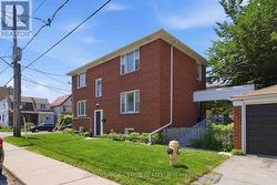 182 COLEMAN AVENUE  Toronto, ON M4C 1R4