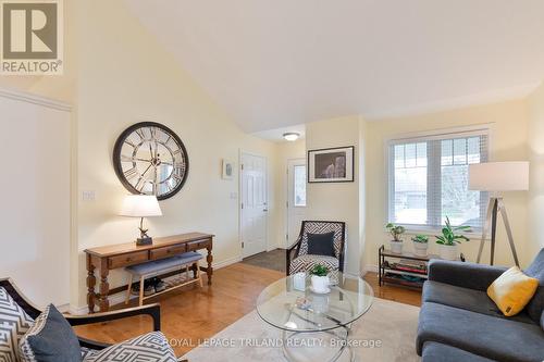87 Pine Valley Drive, St. Thomas, ON - Indoor Photo Showing Living Room