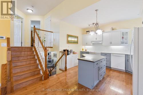 87 Pine Valley Drive, St. Thomas, ON - Indoor Photo Showing Kitchen