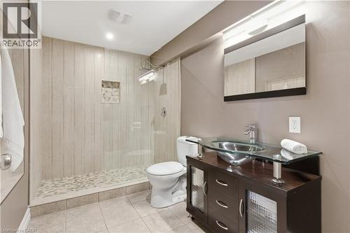 905 Marigold Court, Kitchener, ON - Indoor Photo Showing Bathroom