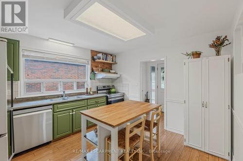 66 Paling Court, Hamilton, ON - Indoor Photo Showing Kitchen
