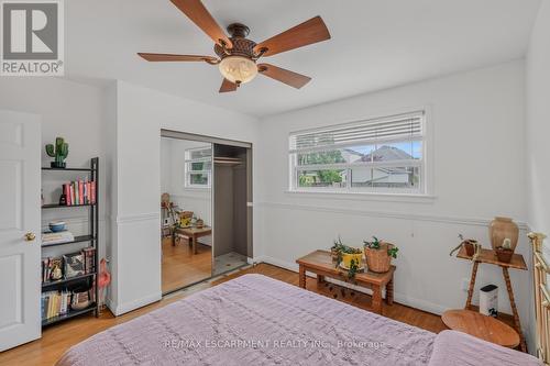 66 Paling Court, Hamilton, ON - Indoor Photo Showing Bedroom