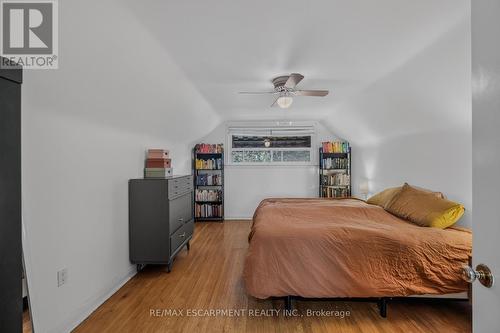 66 Paling Court, Hamilton, ON - Indoor Photo Showing Bedroom