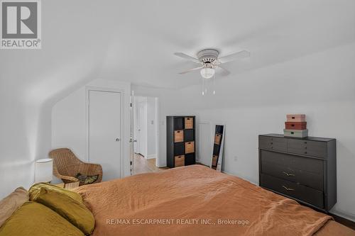 66 Paling Court, Hamilton, ON - Indoor Photo Showing Bedroom