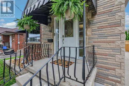 66 Paling Court, Hamilton, ON - Outdoor