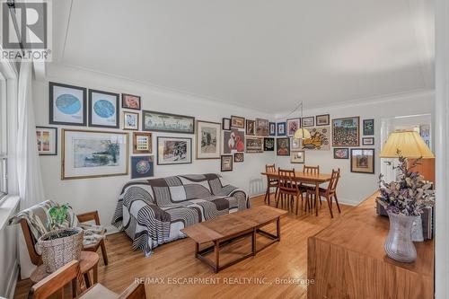 66 Paling Court, Hamilton, ON - Indoor Photo Showing Living Room