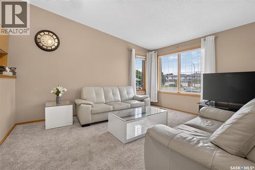 3547 Hazel Grove, Regina, SK - Indoor Photo Showing Living Room