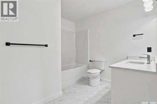 1220 H Avenue N, Saskatoon, SK - Indoor Photo Showing Bathroom