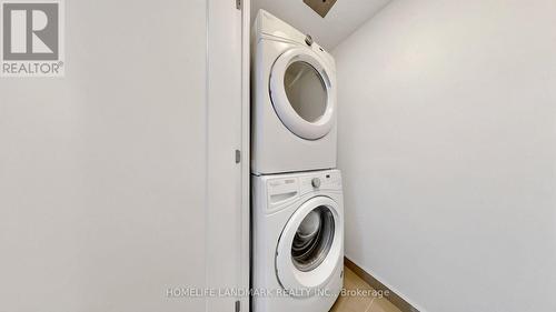 507 - 15 Stollery Pond Crescent, Markham, ON - Indoor Photo Showing Laundry Room