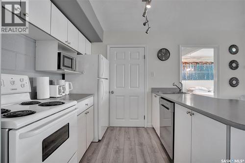 103 120 C Avenue N, Saskatoon, SK - Indoor Photo Showing Kitchen