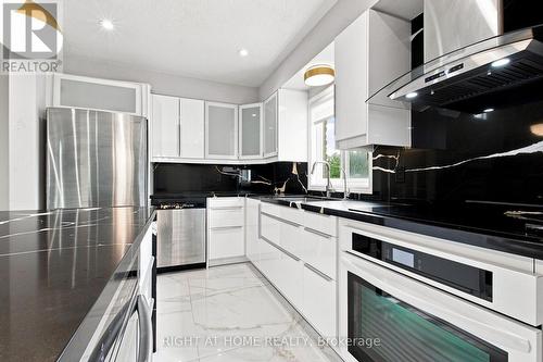 187 Clairfields Drive E, Guelph, ON - Indoor Photo Showing Kitchen