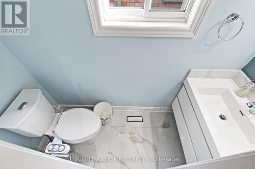 187 Clairfields Drive E, Guelph, ON - Indoor Photo Showing Bathroom