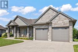 429 MCCULLOUGH CRESCENT  Kincardine, ON N2Z 0A8