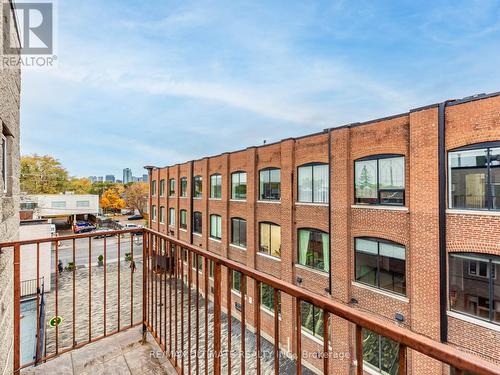 4 - 996 QUEEN STREET E , Toronto, Ontario M4M 1K1 4