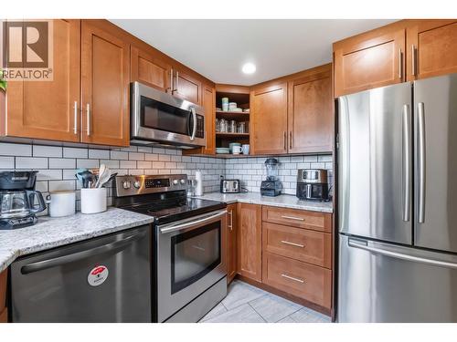 8 19240 119 AVENUE  Pitt Meadows, BC V3Y 2E8