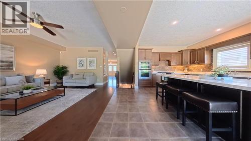 913 Valebrook Court, Kitchener, ON - Indoor