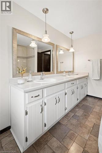 8 Perin Place, Kitchener, ON - Indoor Photo Showing Bathroom