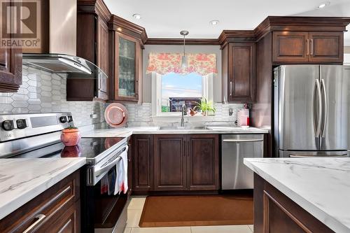 14 River Front Drive, St. Philips, NL - Indoor Photo Showing Kitchen