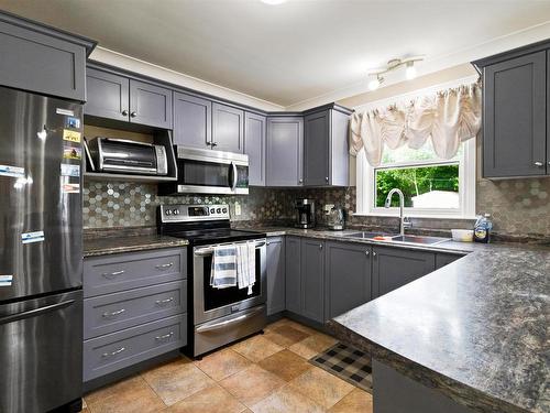 71 Cutter Drive Drive, Rockingham, NS - Indoor Photo Showing Kitchen With Double Sink