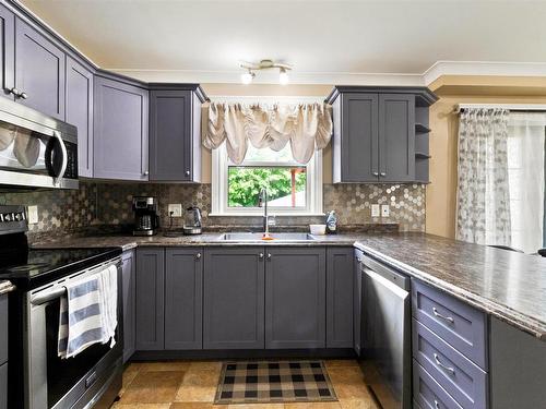 71 Cutter Drive Drive, Rockingham, NS - Indoor Photo Showing Kitchen With Double Sink