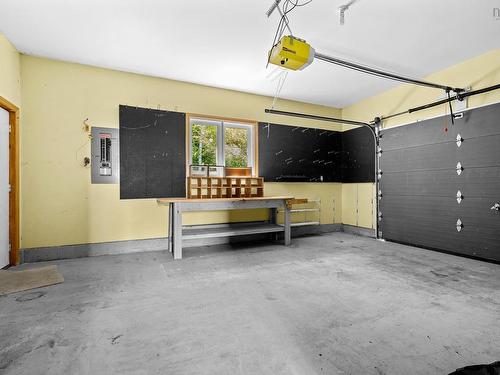 4145 Highway 329, Bayswater, NS - Indoor Photo Showing Garage