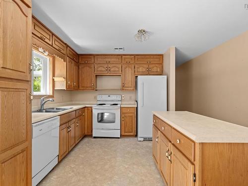 4145 Highway 329, Bayswater, NS - Indoor Photo Showing Kitchen With Double Sink