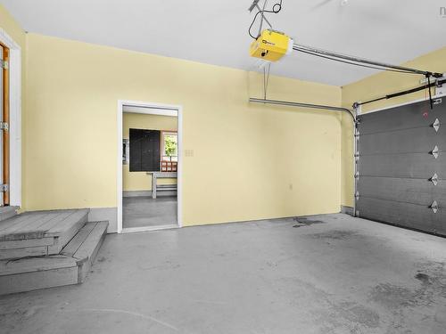 4145 Highway 329, Bayswater, NS - Indoor Photo Showing Garage